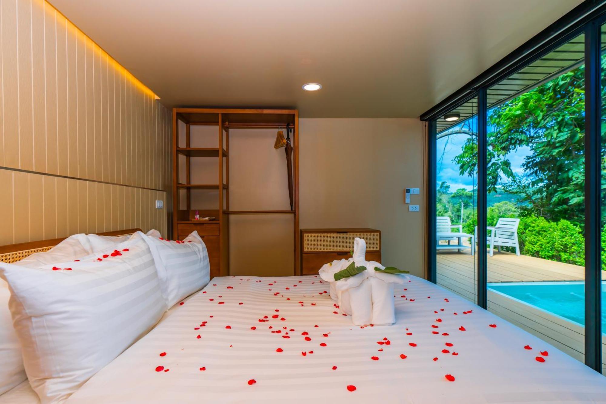 อัครา คอลเลคชั่น ลายัน Hotel หาดลายัน ภายนอก รูปภาพ